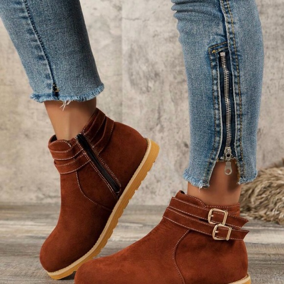 NWT Brown Ankle Boots 🤎 - Picture 1 of 2